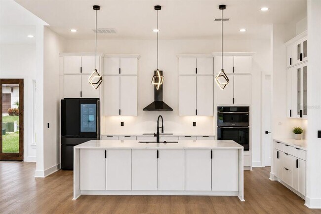 Building Photo - 156 Caladium Ave