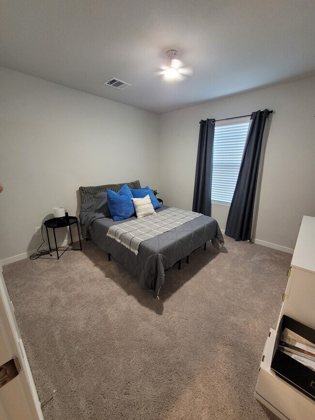 Building Photo - 16975 Pandora Wy