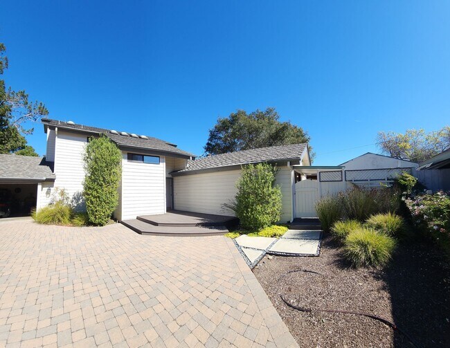 Building Photo - Furnished 3 bed 2.5 bath close to Poly.