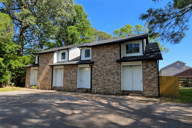 Building Photo - 96B Ashley Hall Plantation Road