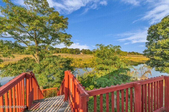 Building Photo - 177 Creek Rd