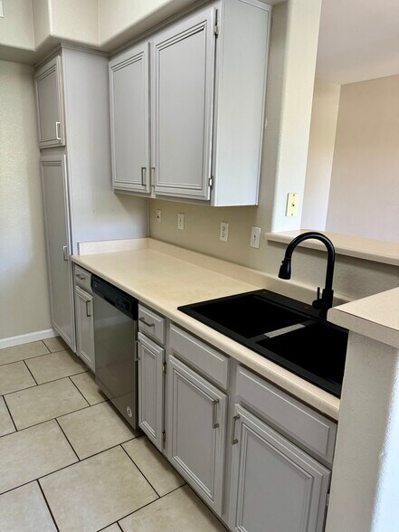 Building Photo - 7147 S Durango Dr