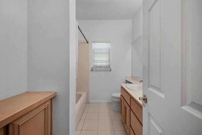 Building Photo - 166 Blackstone Dr