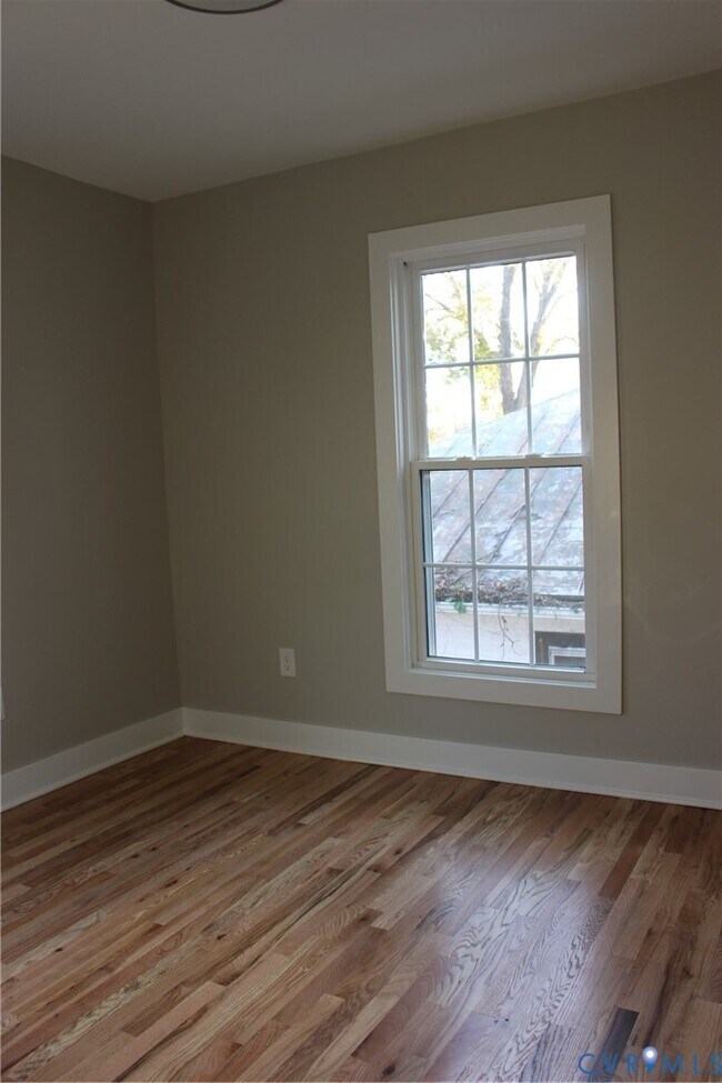 Building Photo - 1132 W High St