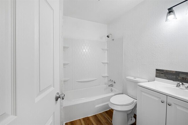 Building Photo - 2217 Mission Hill Dr