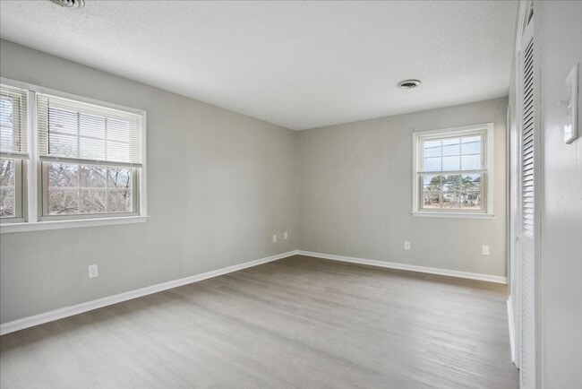 Building Photo - 5BR Back River Views | 2-Car Garage | Cul-de-Sac | Hampton VA