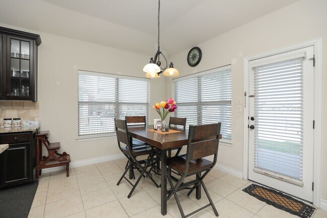 Building Photo - 23310 Parkway Lakes Ln