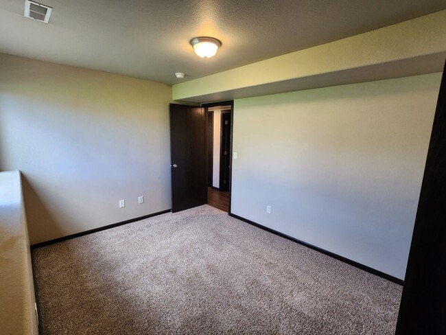 Building Photo - * 3 - 2 - 1 SPECIAL! * 4 Bedroom, 3 Bathro...