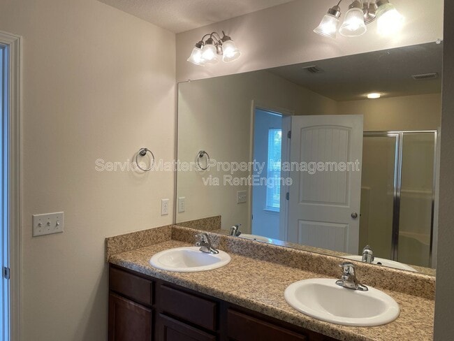 Building Photo - 254 Cottage View Dr