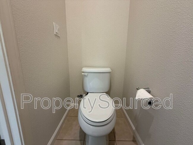 Building Photo - 1720 Dalia Ln