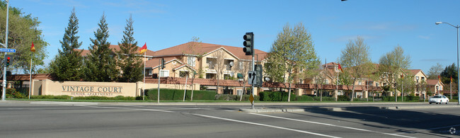 Primary Photo - Vintage Court Apartments