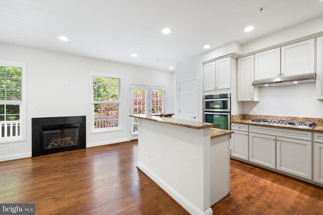 Building Photo - 8377 Broderick Cir
