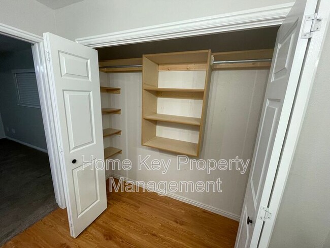 Building Photo - 54 E 300 S