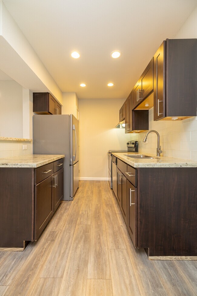 Building Photo - 2750 Holly Hall St