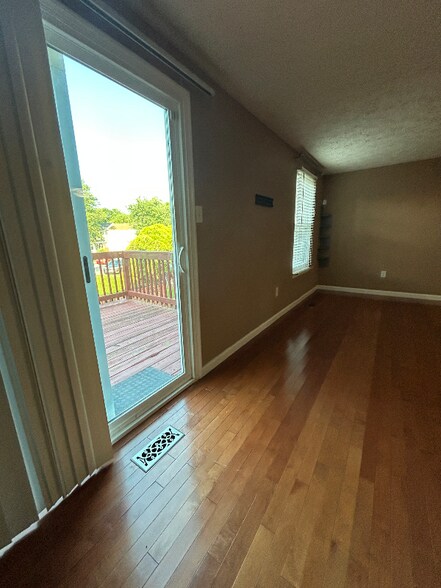 Building Photo - 8551 Castlemill Cir