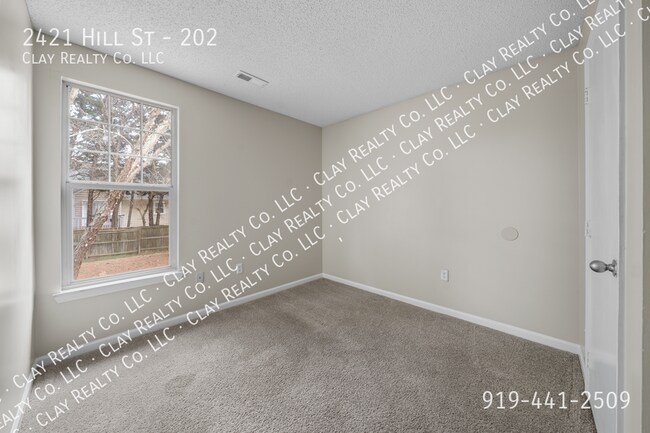 Building Photo - 2421 Hill St