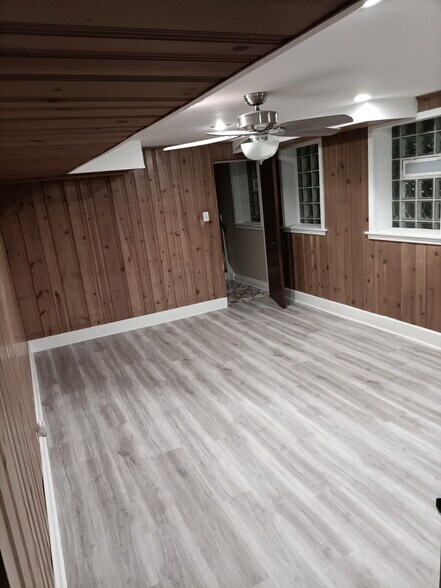 Building Photo - 8227 S Chappel Ave