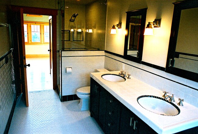 Primary Bathroom. West facing - 1948 N Van Ness Ave