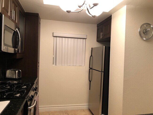 Building Photo - Meridian Fully Furnished 2 Bd | 2 Ba Luxury Condo .