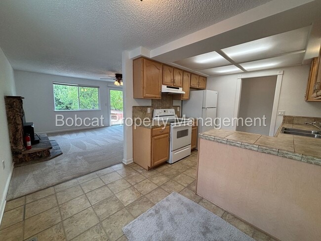 Building Photo - ATTENTION GARDENERS! Charming Indian Hills...