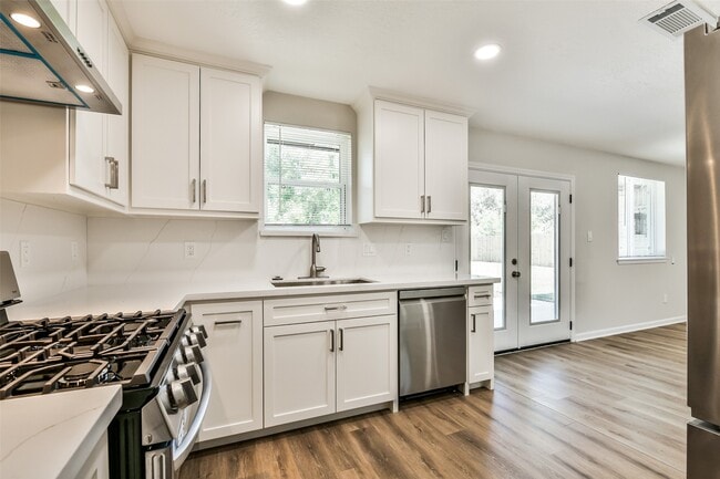 Building Photo - 515 Bellmar Ln