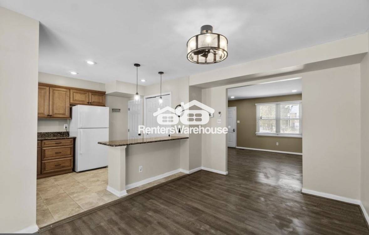 Building Photo - 241 Cedarmere Cir