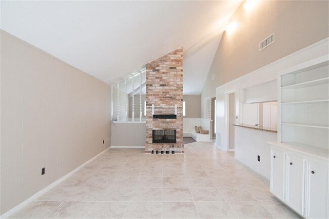 Building Photo - 22102 Woodrose Dr