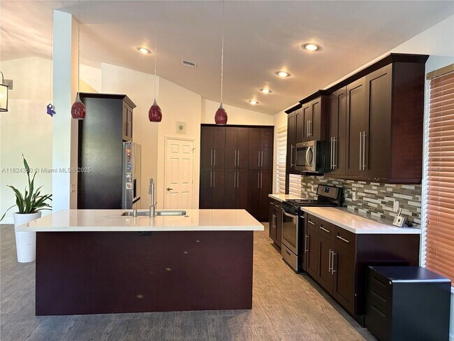 Building Photo - 1151 NW 130th Ave