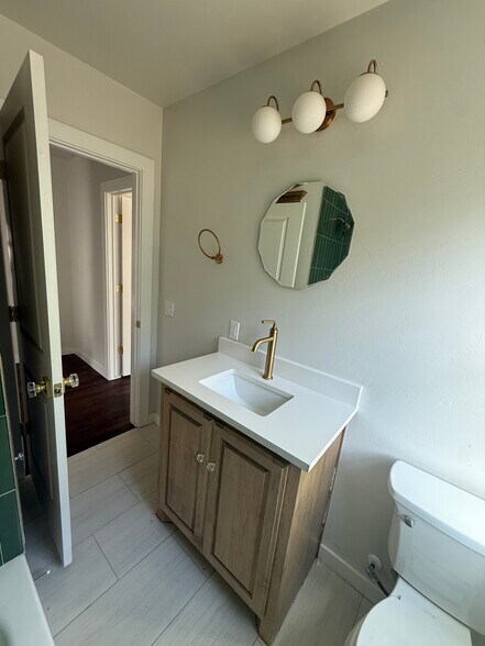 Vanity - 822 NE 17th St