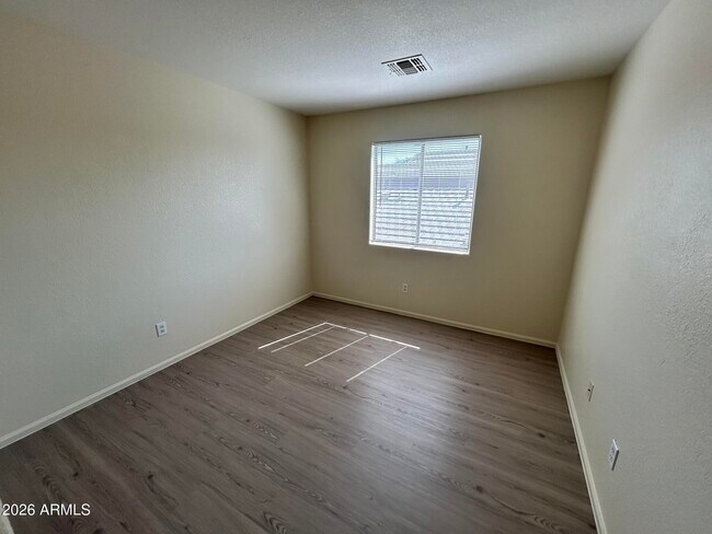 Building Photo - 42406 W Sunland Dr