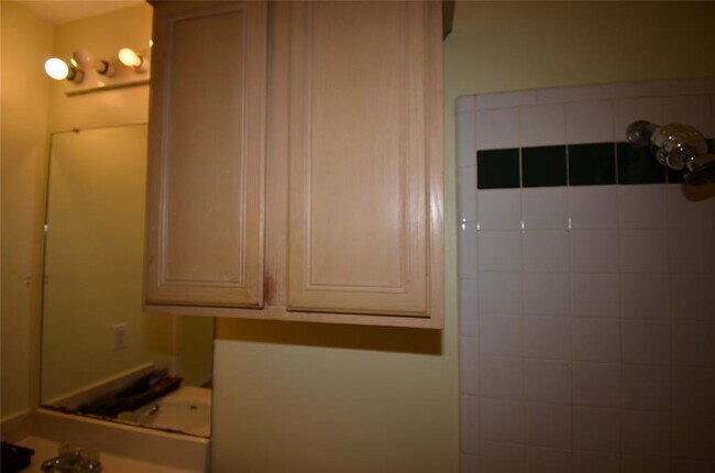 Building Photo - 4729 Castleman Dr