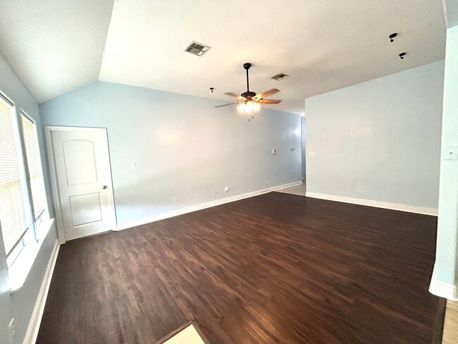 Building Photo - 2441 Hebert Dr