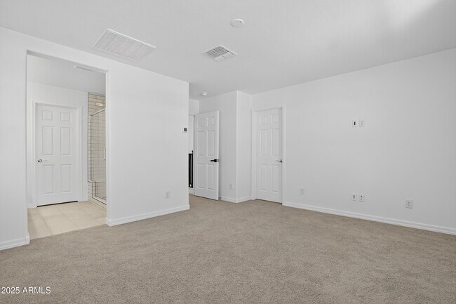 Building Photo - 1218 W Sparrow Dr