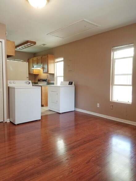 Building Photo - 307 Cheyenne Blvd