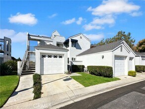Building Photo - 24451 Lantern Hill Dr