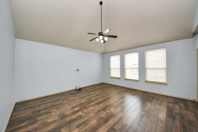 Building Photo - 2406 Aura Ct