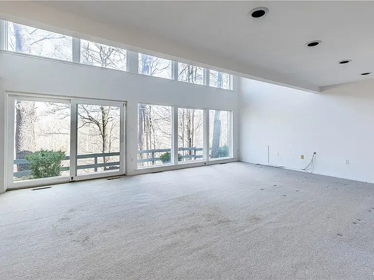 Building Photo - 7520 Spectrum Way