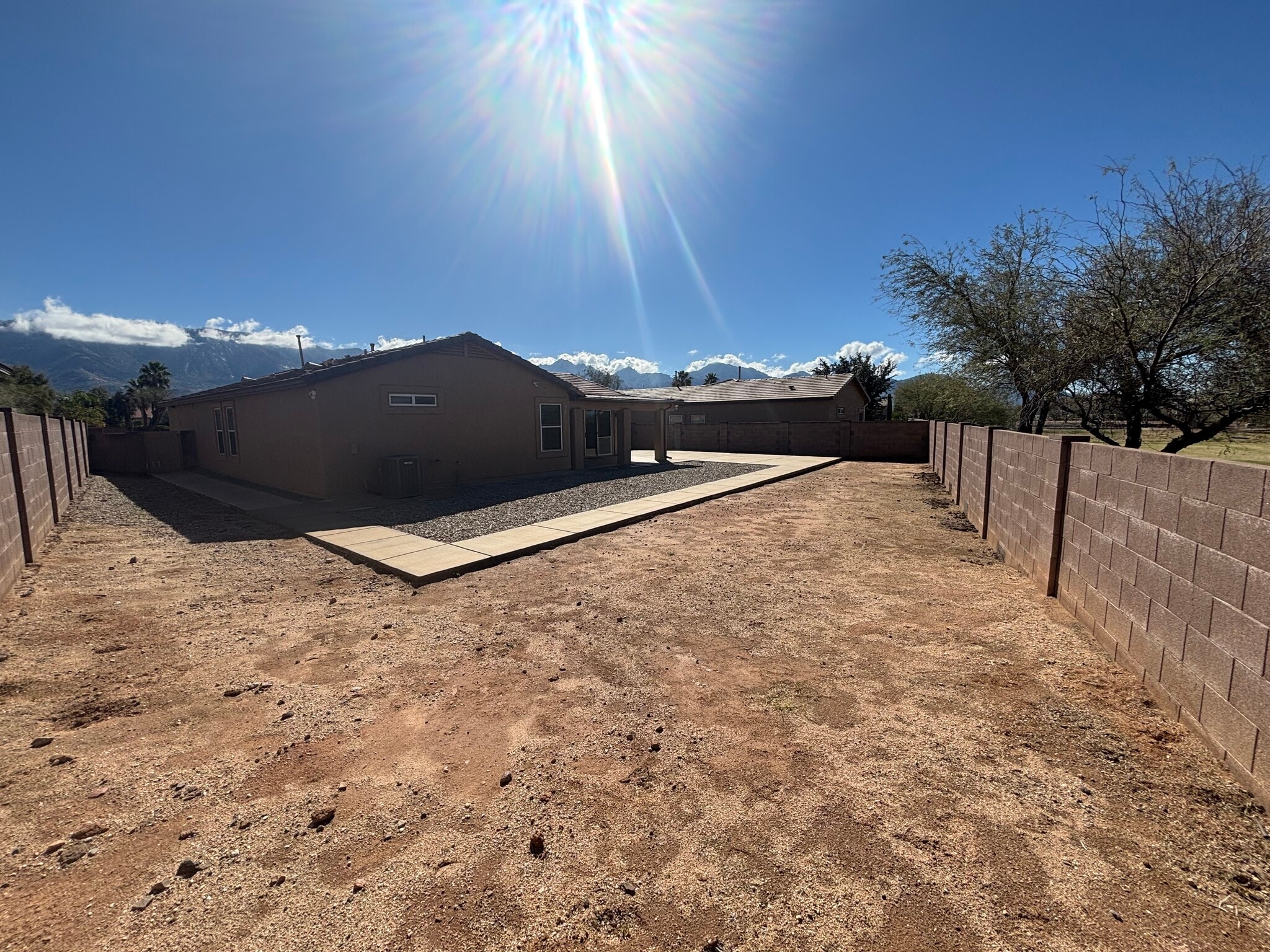 Building Photo - 14973 N Clydesdale Dr