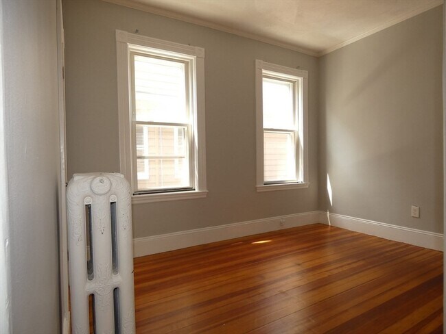 Building Photo - 77 St Andrew Rd