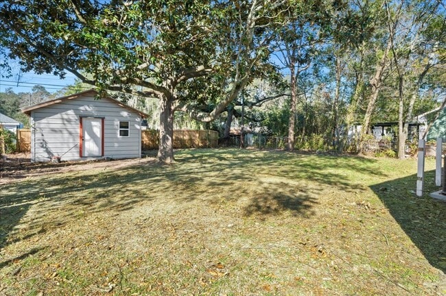 Building Photo - Spacious 2-Bedroom, 2-Bathroom Home in Savannah, GA