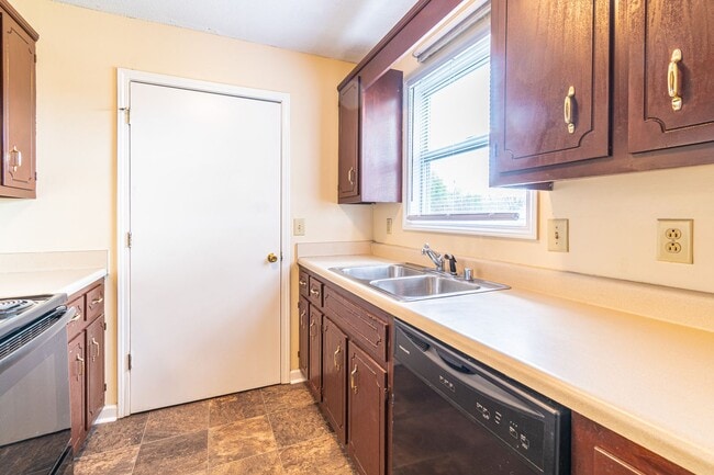 Building Photo - Coming Soon...