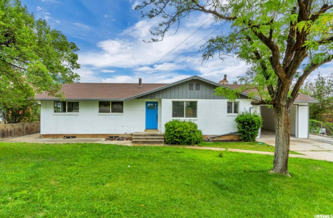 Building Photo - 1571 7th St