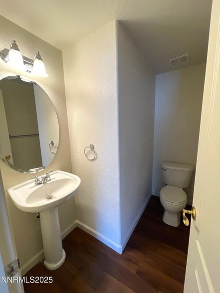 Building Photo - 7145 Beacon Dr