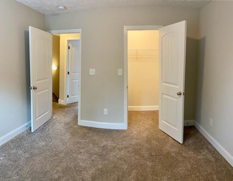 Building Photo - 415 Lake Edge Ln