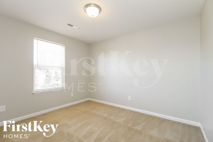 Building Photo - 4295 Kendall Farms Way