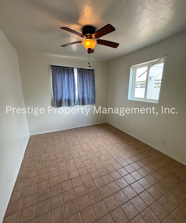Building Photo - This 4/2 East Side Charmer Wont Last Long!