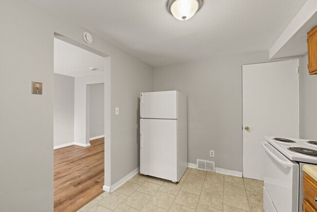 Building Photo - 462-464-464 Idlewood Rd