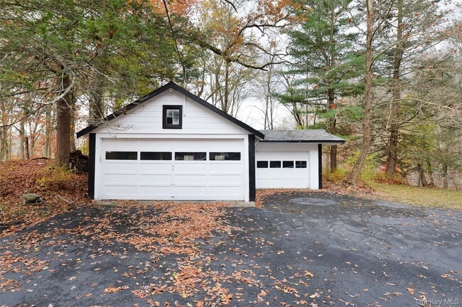 Building Photo - 19 Johnsontown Rd