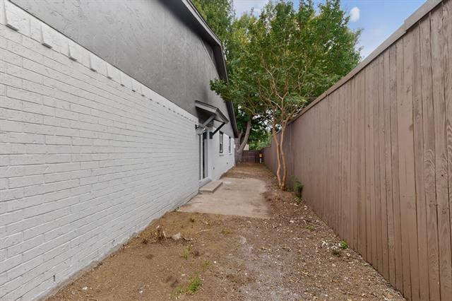 Building Photo - 2210 Placid Dr