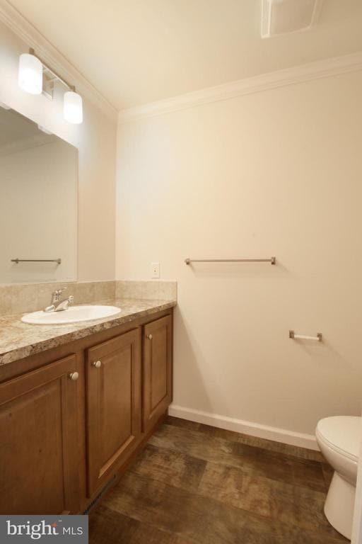 Building Photo - 41 Edgewater Dr